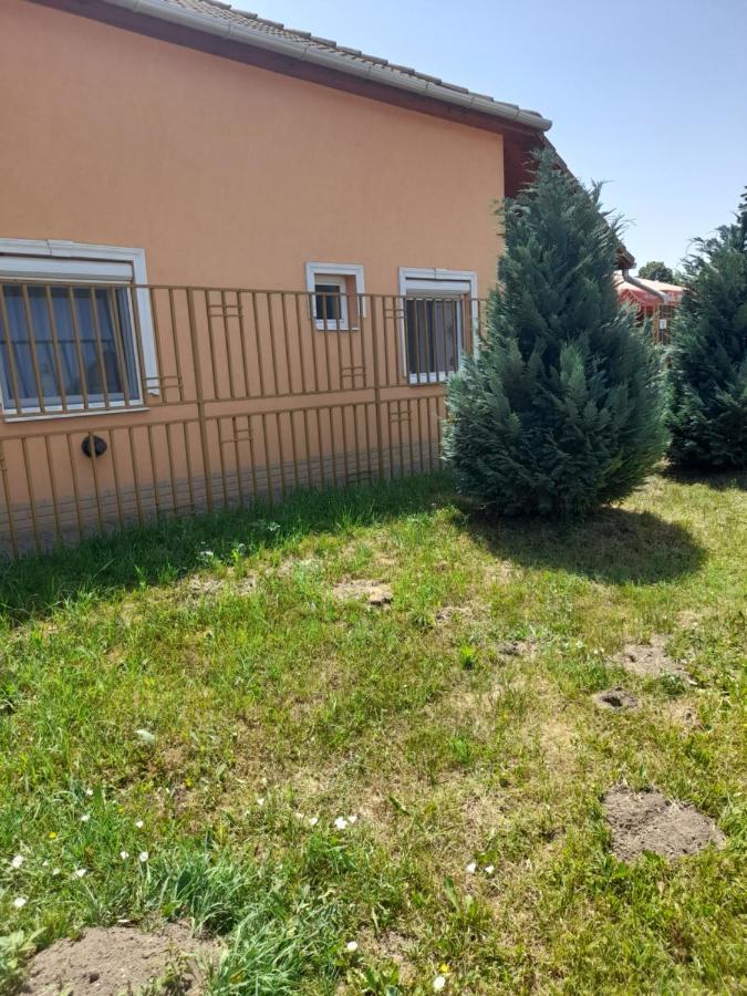 Thermal Apartman Tiszafuered Bagian luar foto